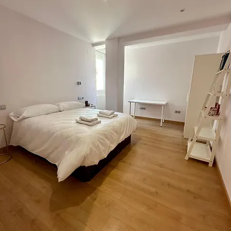 H&h Alhambra Apartment